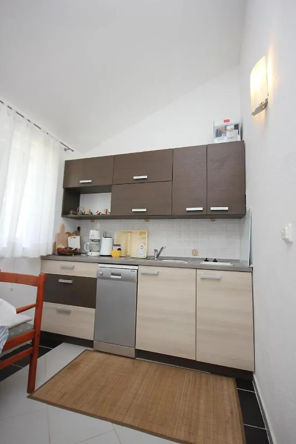 Apartments By The Sea Artatore, Losinj - 7935 Cunski