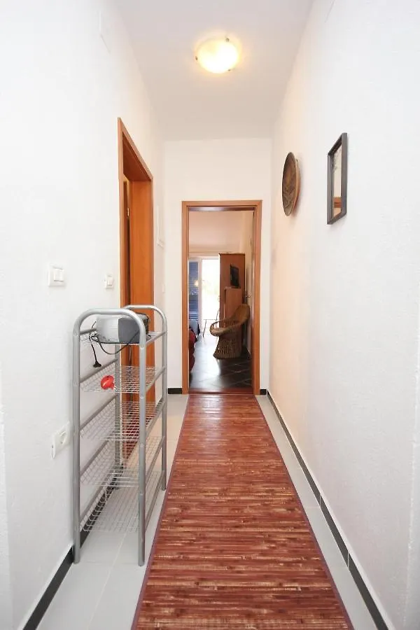 Apartments By The Sea Artatore, Losinj - 7935 0*, Cunski