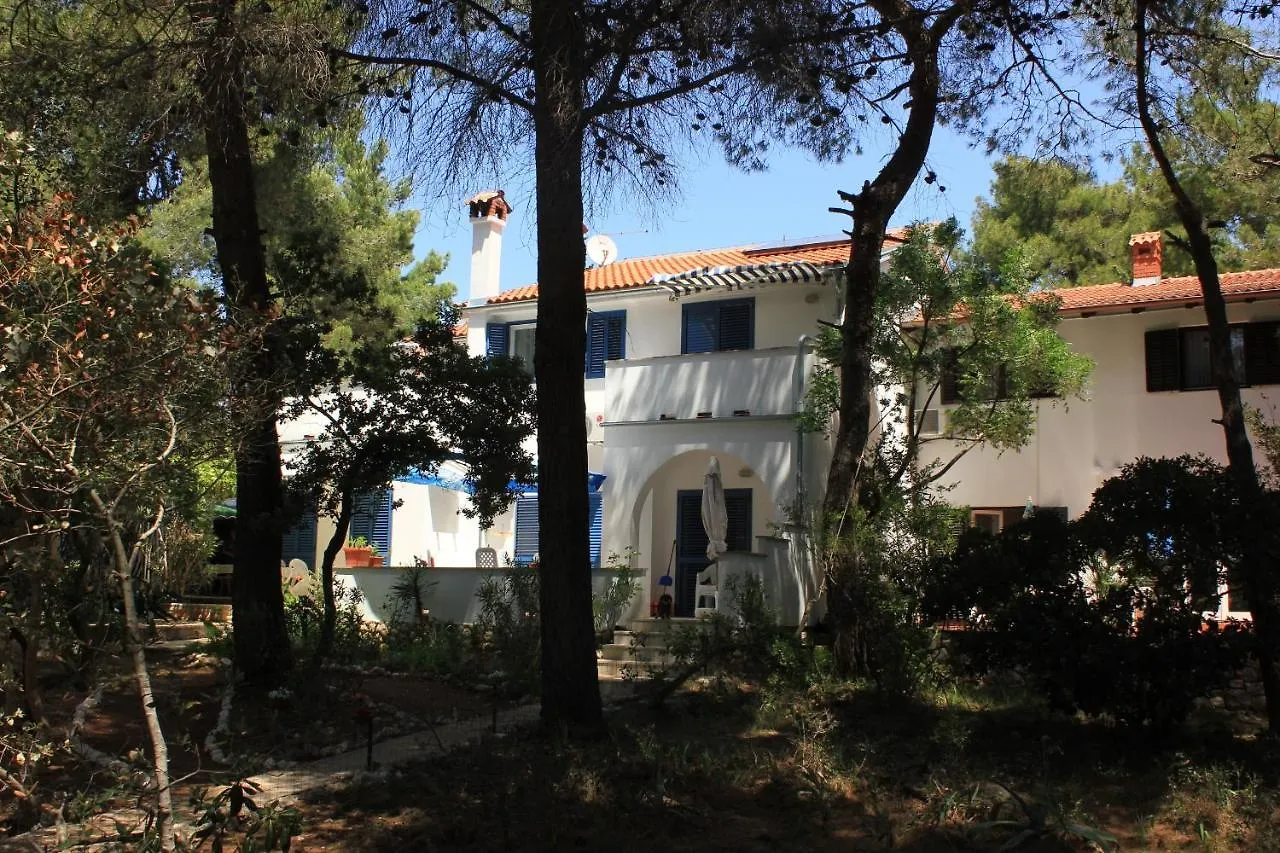 Apartments By The Sea Artatore, Losinj - 7935 0*, Cunski Croatia
